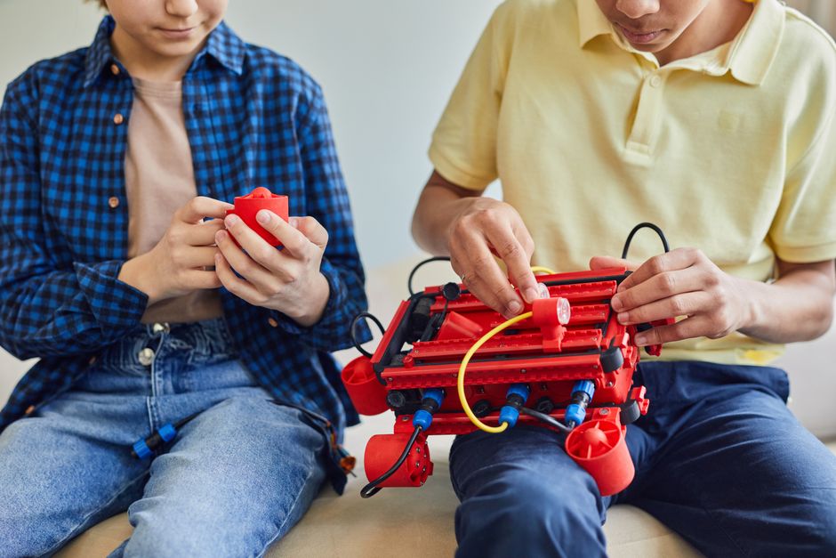 Children building a hands-on project together